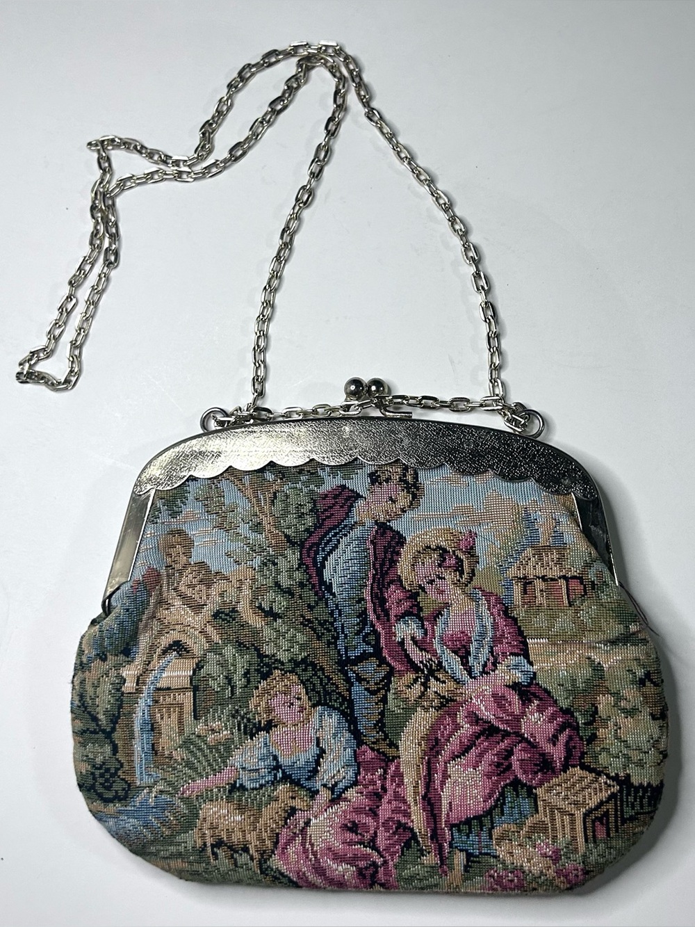 Vintage Tapestry Kiss Lock Chain Purse 7.5”X6” Gold Toned 1950’s Needlepoint